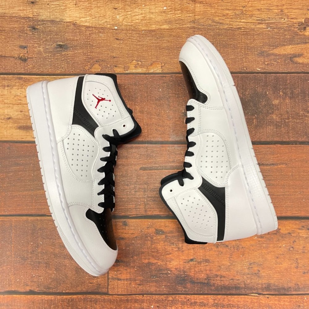 Jordan Men's Access White/Black Basketball Shoes - Picture 2 of 6